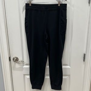Fabletics black pants. Banded at bottom and ultra soft fabric.